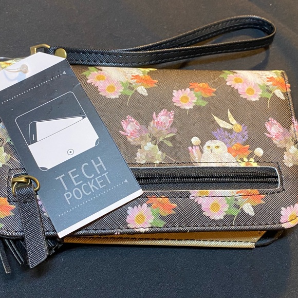 Floral Owl Print Wristlet - Picture 2 of 4